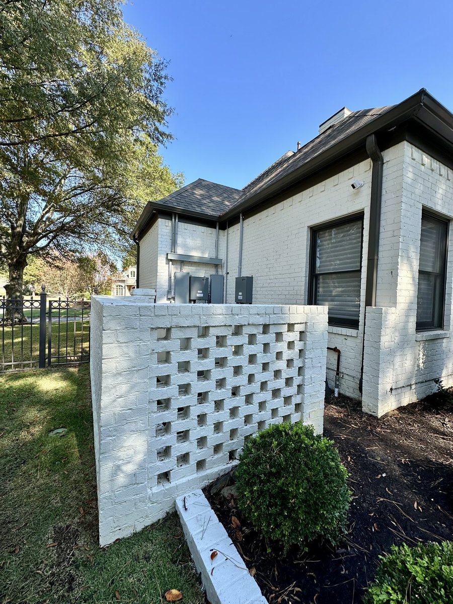 DesignSmartHome's tweet image. Complete coverage is our specialty. We have your smart security solution. 

Make Your Home A Smart Home By Design Home 🏡 SmartHomeByDesign.com 901.422.9100