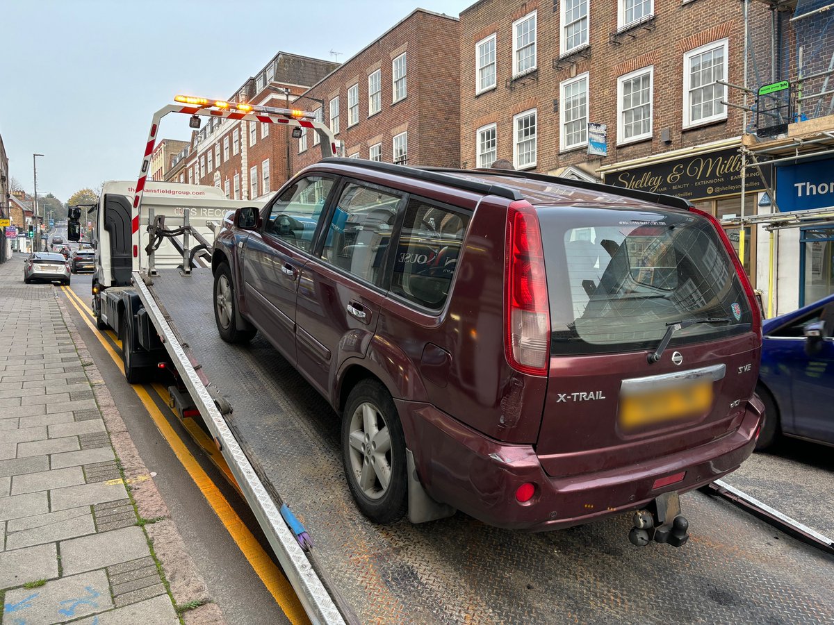 TVP_Bucks's tweet image. This vehicle was stopped in #HighWycombe as one of its passengers was not wearing a seatbelt  

Checks on the driver revealed that they were a provisional licence holder only, driving unsupervised and had been for a number of years 

Driver reported, vehicle seized 👮‍♂️