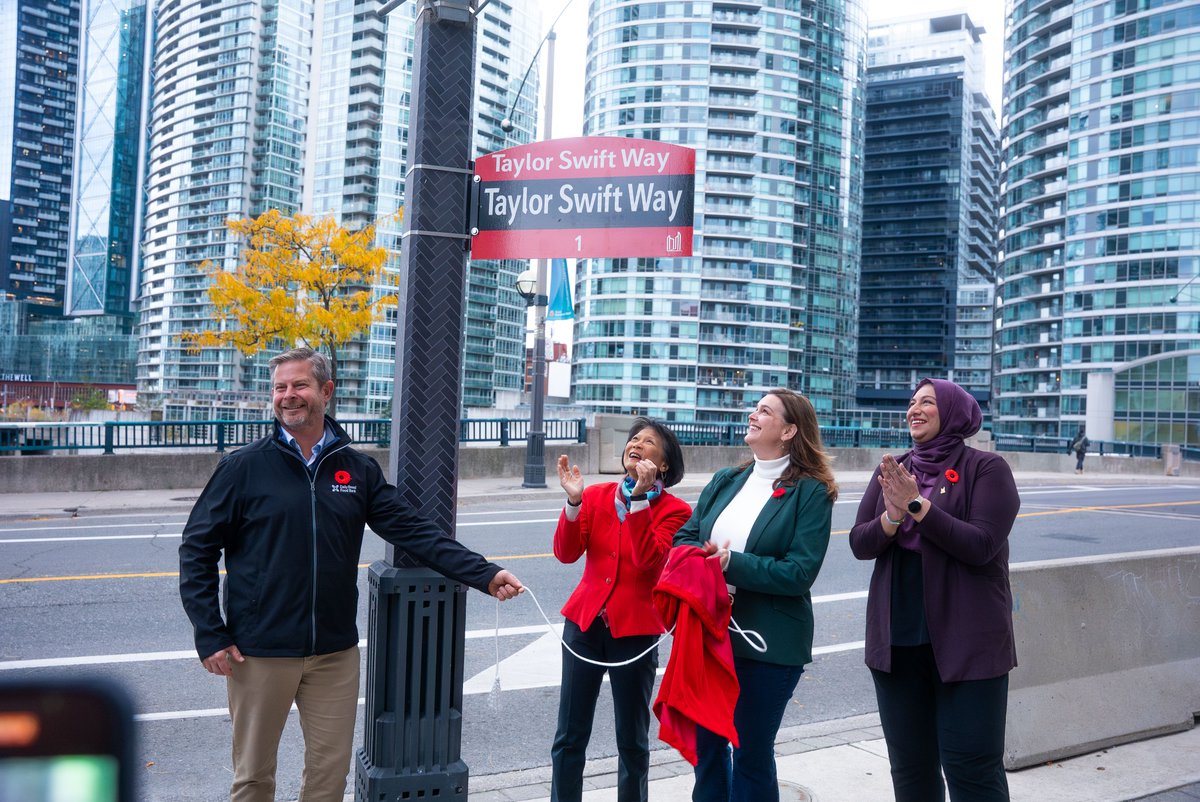 Rogers (@rogers) on Twitter photo Today <a href="/cityoftoronto/">City of Toronto 🇨🇦</a> and Rogers unveiled Taylor Swift Way running from Nathan Phillips Square to Rogers Centre. We're proud to announce that we'll match funds raised from the auctioning of the 22 commemorative street signs, up to $113k, with all proceeds going to <a href="/DailyBreadTO/">DailyBreadFoodBank</a>. Today <a href="/cityoftoronto/">City of Toronto 🇨🇦</a> and Rogers unveiled Taylor Swift Way running from Nathan Phillips Square to Rogers Centre. We're proud to announce that we'll match funds raised from the auctioning of the 22 commemorative street signs, up to $113k, with all proceeds going to <a href="/DailyBreadTO/">DailyBreadFoodBank</a>.