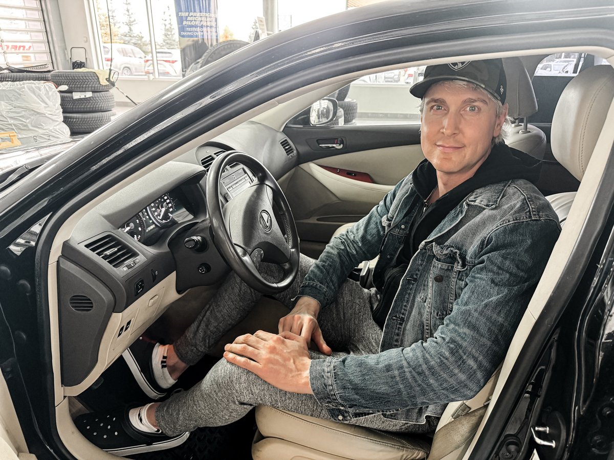 Greg just hit 343,841 KMS in his 2008 Lexus ES! With continued love and regular maintenance, we know he and his Lexus will make many more memories together. 👏