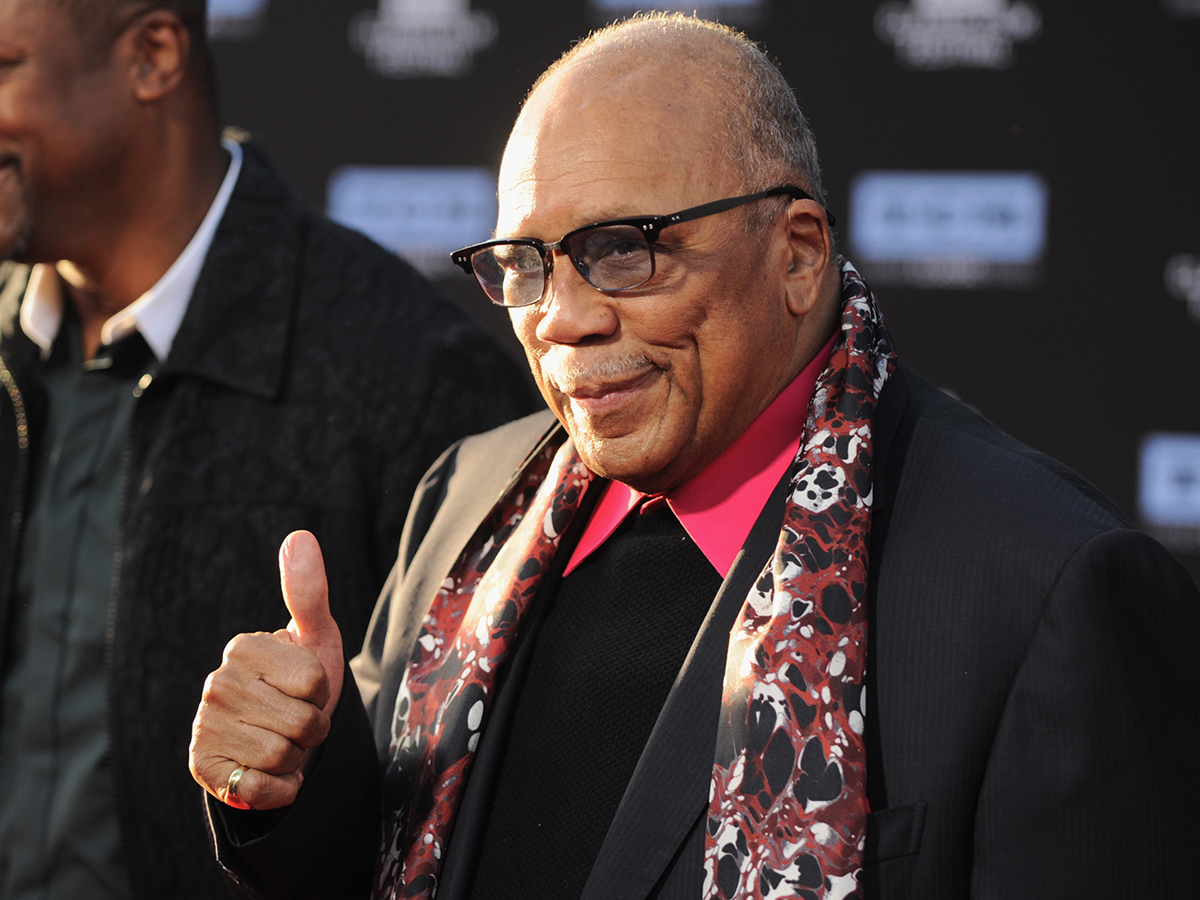 tcm's tweet image. We say goodbye to the legendary Quincy Jones.

A musical genius across genres, mediums and generations of talent – Jones' gifts to the arts will continue to score our lives and stories. Our thoughts are with his friends and family.

THR remembers him here: bit.ly/3C5WPCz