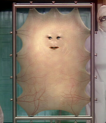 Вы когда-нибудь мечтали стать лучшей версией себя? Моложе. Красивее. Идеальнее. Всего одна инъекция разблокирует вашу ДНК и запустит деление клеток...