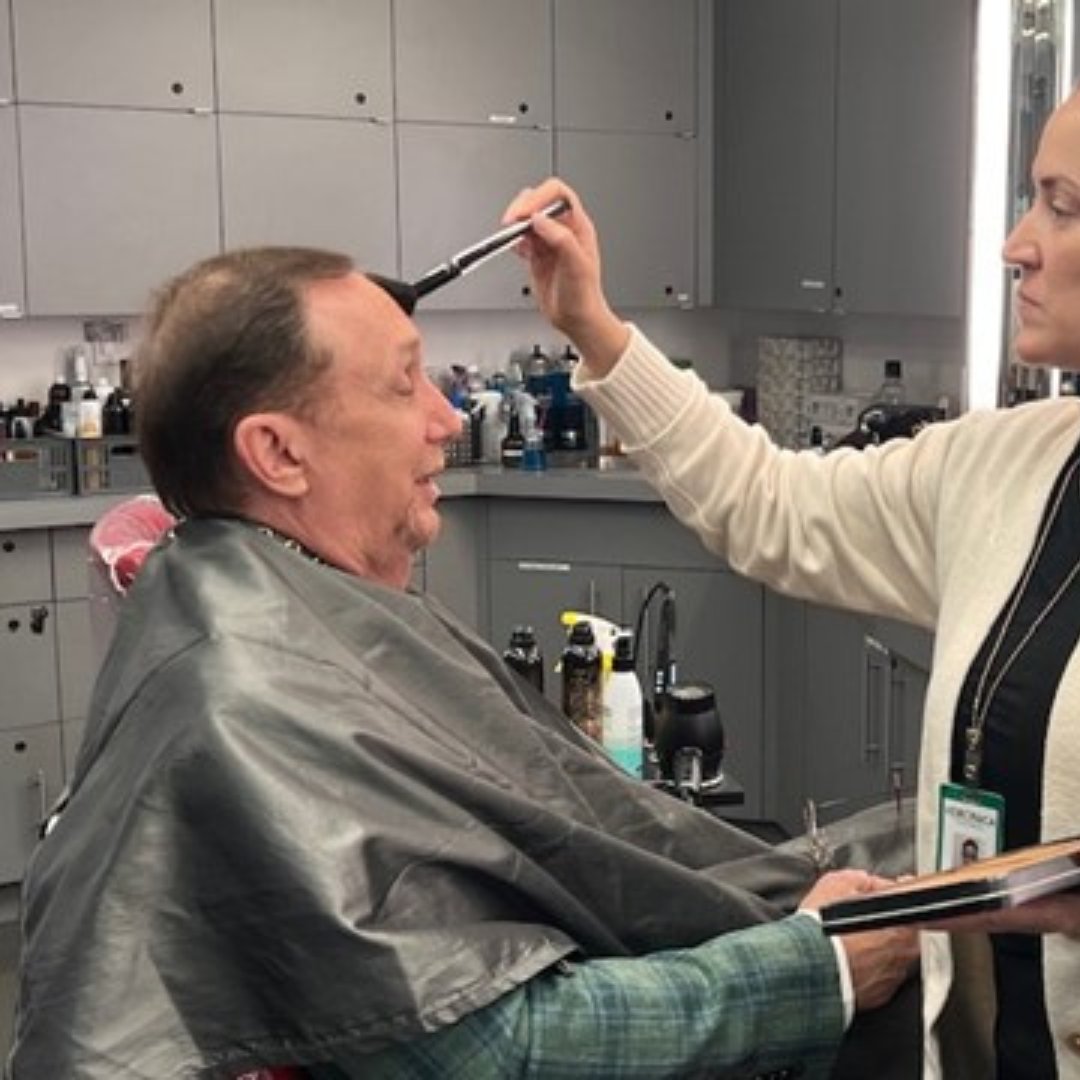 AmericanCentury's tweet photo. Recently, Rich Weiss, CIO of Multi-Assets Strategies, shared sharp market analysis on Bloomberg TV. Our stellar PR team ensured everything went smoothly. For more news and insights, visit our newsroom: https://t.co/8BKDIbdEig

#BTS #OnAirSoon #MarketAnalysis https://t.co/m4Fhq5x45K