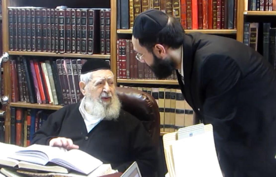 🔥Maran HaRav Ovadia Yosef Zatza”l, towards the end of his life, blessing Rabbi Ilan Meirov for Chazaq’s life changing work. 

🕯️Today marks Rav Ovadia’s 11th Yahrtzeit.  Learn extra Torah and light a candle in his memory.