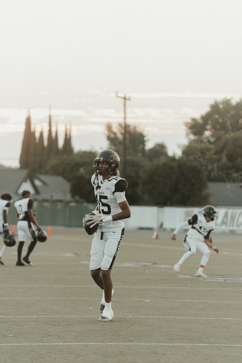10 Game Junior Season Highlights 

- hudl.com/v/2QeTFL

44 RECS
602 RECS Yards 
724 All Purpose Yards 
7 RECS TDS
9 Total TDS
6’5 185 
WR/TE 

Able to move from WR/TE/Slot at a high level.
 <a href="/CaryHarris07/">Cary Harris</a> <a href="/K12Elite/">Keith Smith</a> <a href="/JGonzalesJr10/">Julio Gonzales Jr.</a> <a href="/coachphil21/">Phil Magbanua</a> <a href="/CalabasasFtball/">Calabasas High School Football</a> <a href="/alecsimpson5/">Alec Simpson</a>