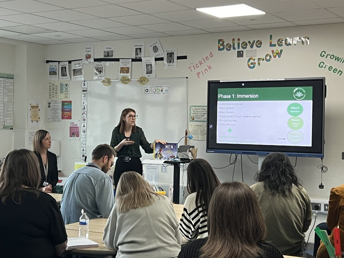 It was a pleasure to take part in <a href="/DBAT_UK/">DB Academies Trust</a>'s TD day! Such a buzz around the building 💡🧠
Thanks for inviting me <a href="/AntwisNicola/">Nicola Antwis FCCT</a> 😊
#edutwitter
