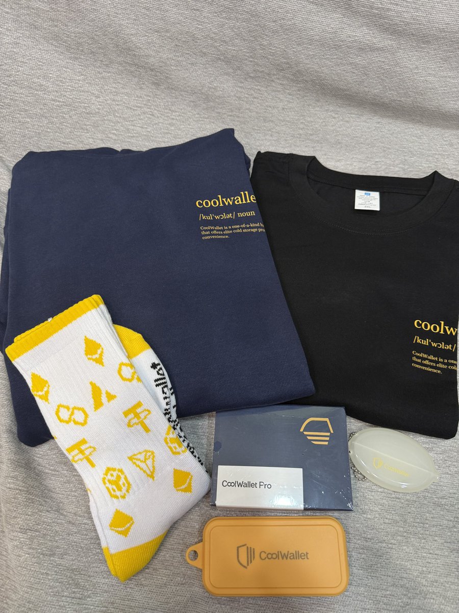 宠粉送福利了！🔥 使用最酷的冷钱包CoolWallet探索Web3 宇宙！ 本次活动抽出1份CoolWallet 大福袋🎁内含大家熟悉的 CoolWallet冷钱包& CoolWallet+随机精美周边商品