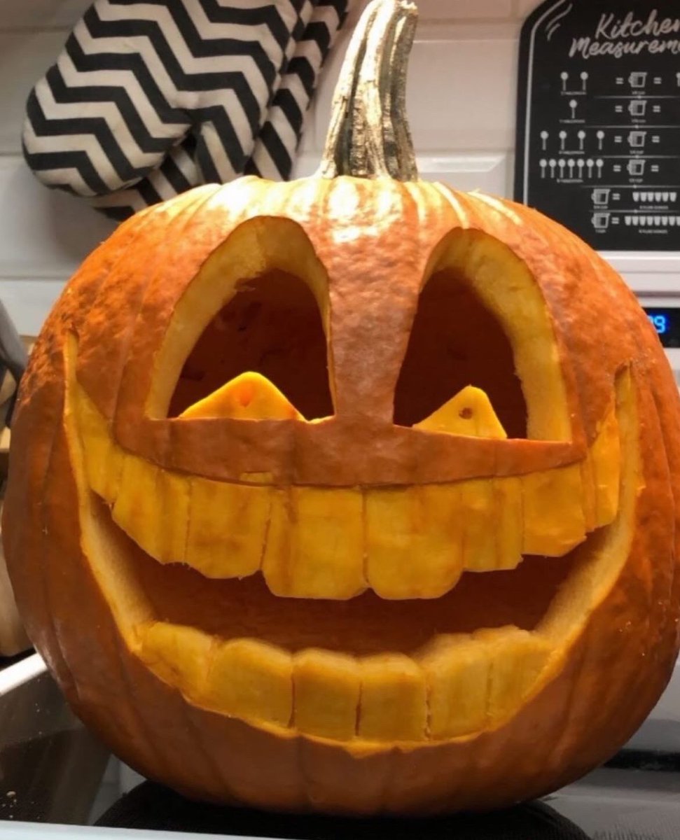 oxfordedu's tweet photo. Our Pumpkin Carving Contest brought out the artistry and knowledge of our talented #IntraOralDentalAssisting students! Each participant crafted tooth-tastic designs! Congratulations to the winners, Lia, Carly, and Jennifer, and thank you to everyone who participated! https://t.co/hhFGMqlMQe