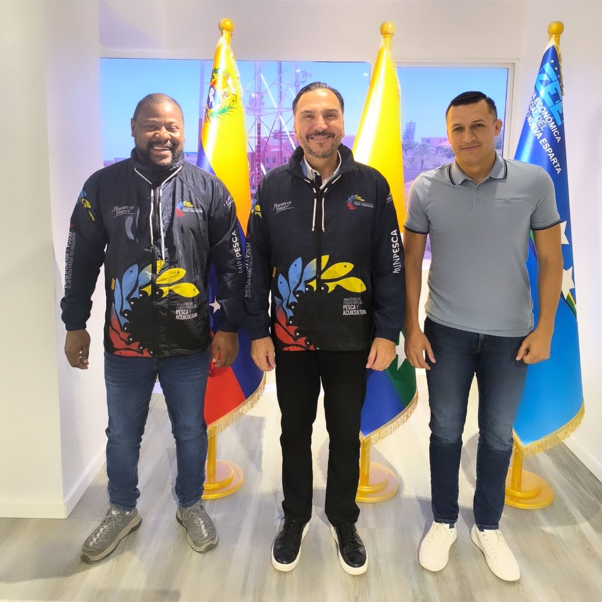 Samir_alattrach's tweet photo. La Zona Económica Especial del Estado Nueva Esparta sostuvo encuentro con el Viceministro de Producción Primaria Pesquera y Acuícola Ronny Leiva; reunión durante la cual expuso el impulso al desarrollo del sector pesquero y en la Isla de Margarita.
@NicolasMaduro 
@Minpescave2 https://t.co/6CerNHVYCh