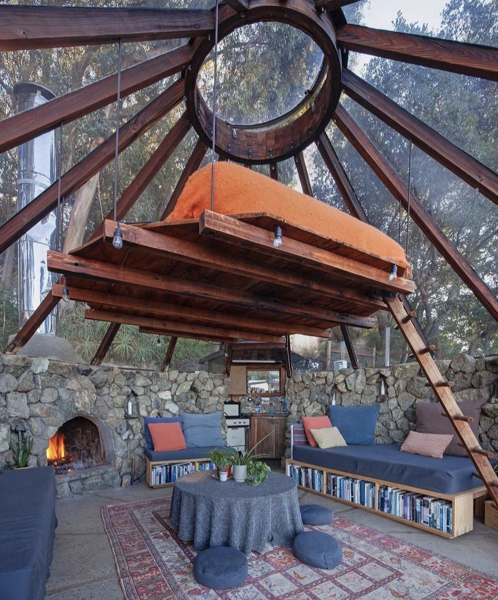 luusssso's tweet image. Architect Mickey Muennig’s personal home in Big Sur built in the 1970’s complete with floating bed