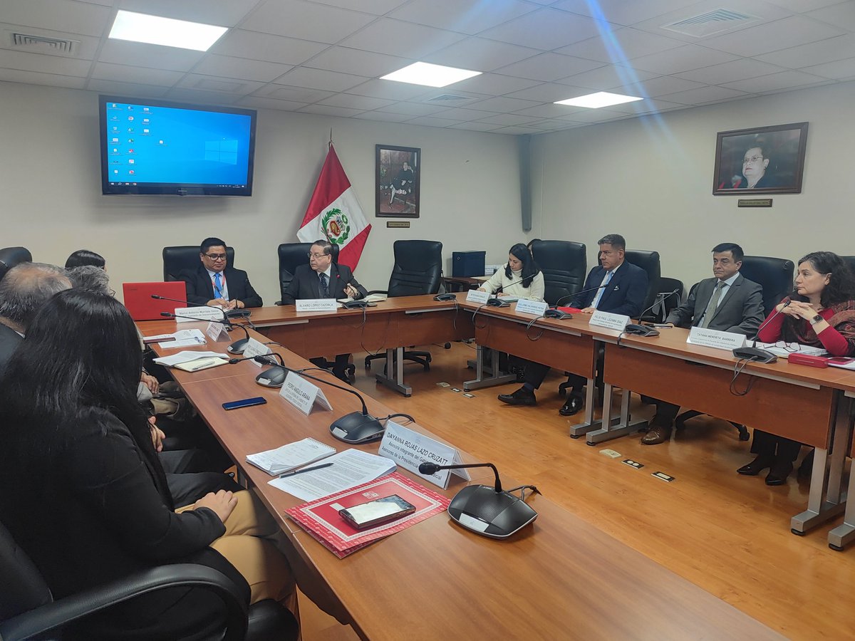 Comisión de Descentralización tweet media