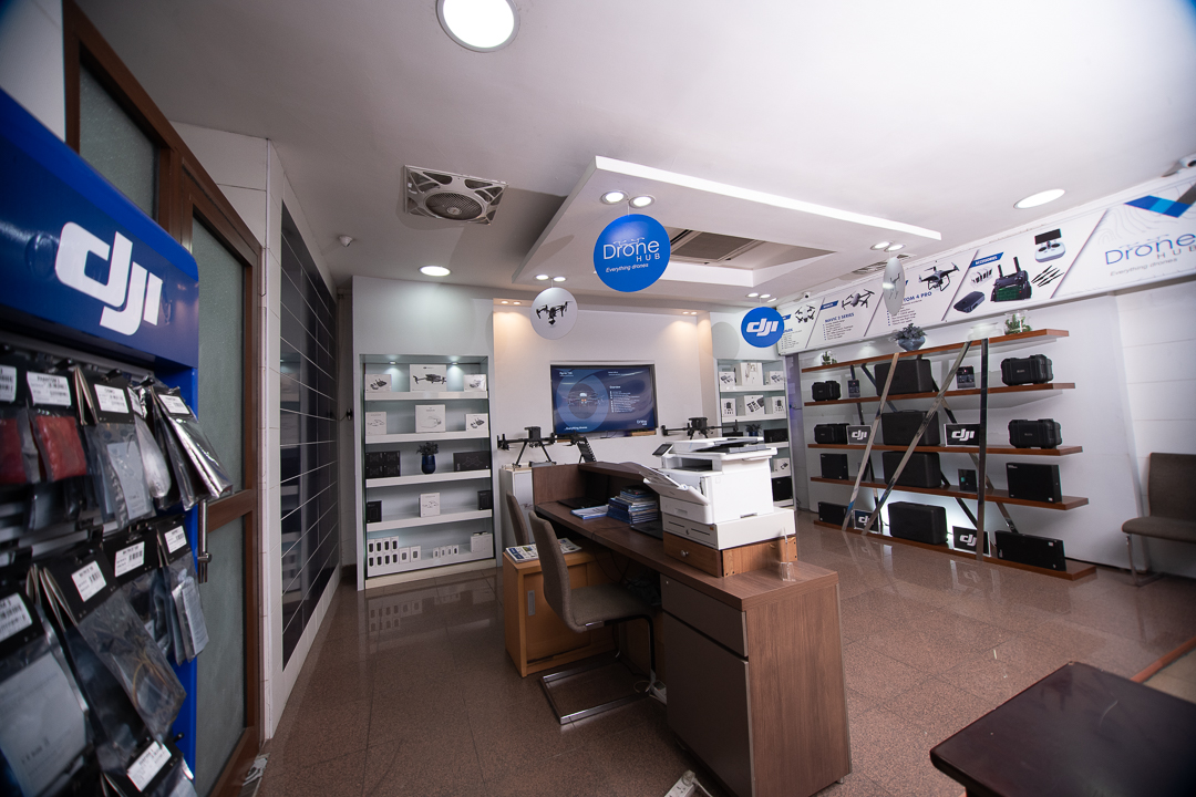 DronehubAfrica's tweet photo. Visit our showroom at #Adabraka and explore the latest in drone technology—from advanced aerial imaging to powerful drone accessories, we've got you covered.

📍 Stop by today and discover what’s possible with Dronehub Africa!

#visitus #dronehub #djidrones https://t.co/x1BW6KCZ4B