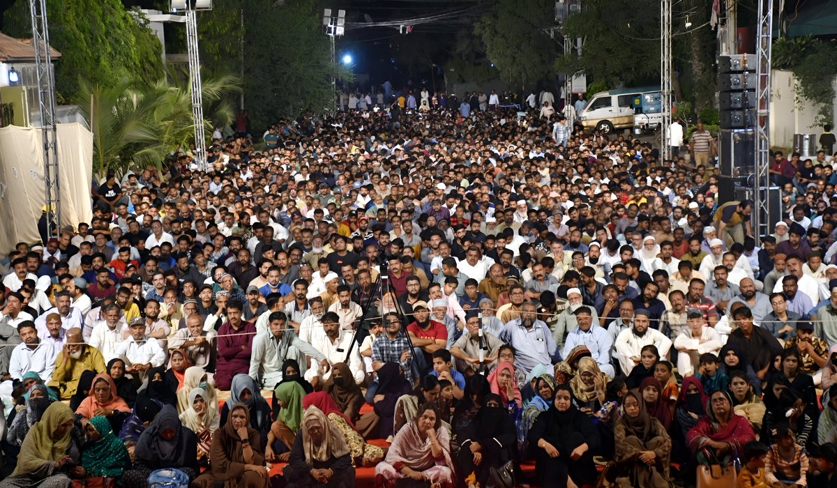 KamalMQM's tweet photo. متحدہ قومی موومنٹ کا پاکستان ہاؤس میں سوشل میڈیا کی اہم میٹنگ کا انعقاد ، جس سےسینئر مرکزی رہنماء سید مصطفی کمال، ڈاکٹر فاروق ستار، انیس احمد قائمخانی اور انچارج سی او سی فرقان اطیب نے خطاب کیا!

#MQMPakistanSMConvention https://t.co/5hGAQBDzWr