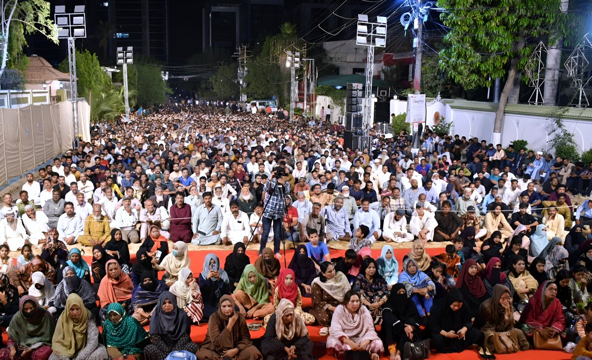 KamalMQM's tweet photo. متحدہ قومی موومنٹ کا پاکستان ہاؤس میں سوشل میڈیا کی اہم میٹنگ کا انعقاد ، جس سےسینئر مرکزی رہنماء سید مصطفی کمال، ڈاکٹر فاروق ستار، انیس احمد قائمخانی اور انچارج سی او سی فرقان اطیب نے خطاب کیا!

#MQMPakistanSMConvention https://t.co/5hGAQBDzWr