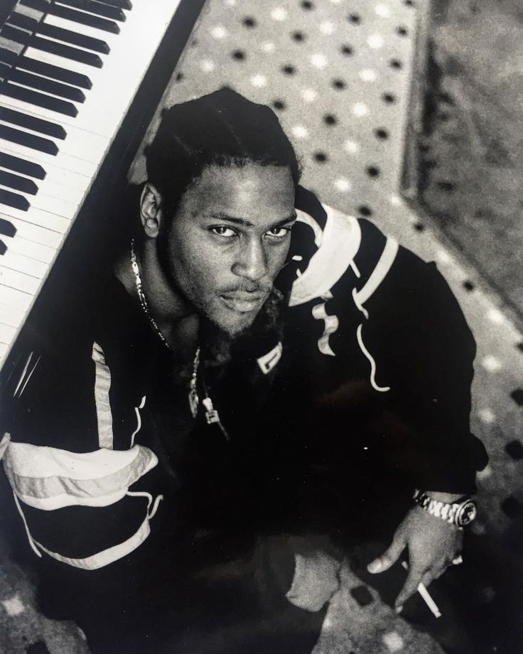 okayplayer's tweet photo. The Origin Story of D’Angelo 🎤🎧

On July 3, 1995, D’Angelo released his game-changing debut album 'Brown Sugar.' We spoke with some of the figures who shaped the beginnings of D’Angelo’s earth-shattering career. 

Tap in: https://t.co/vkVTvHlDVb https://t.co/MYjY8Pulw3