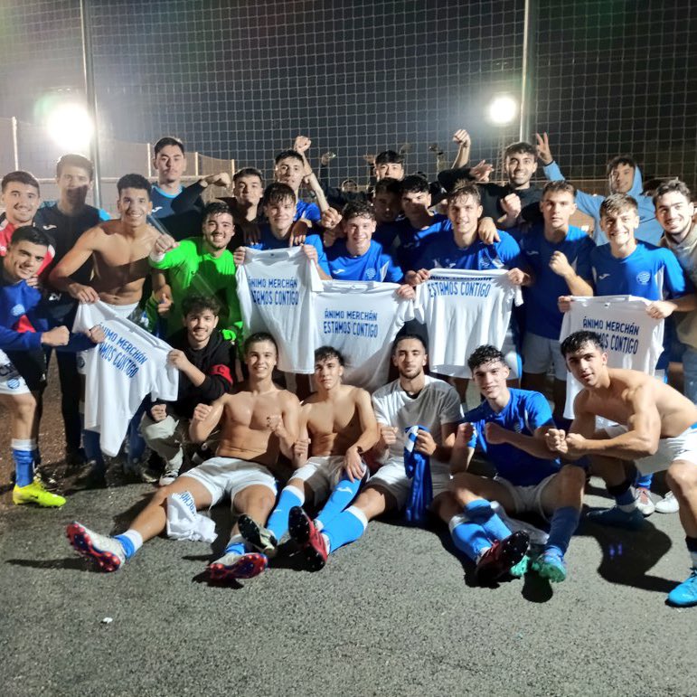UnionMolinense's tweet photo. 𝐑𝐄𝐒𝐔𝐋𝐓𝐀𝐃𝐎 𝐉.𝟗 #𝐏𝐫𝐞𝐟𝐞𝐫𝐞𝐧𝐭𝐞 🏆|

¡VA POR TI MERCHÁN! 🙌🏻

Llegó la victoria en un partido donde el equipo nunca dejó de creer, y demostró una vez más la unión de esta familia.

#Filial 3-1 EDMF Churra

🎯 Piqueras, Riyad, Iván.

#EligeConElCorazón 💙 https://t.co/Gl4nQM58P0