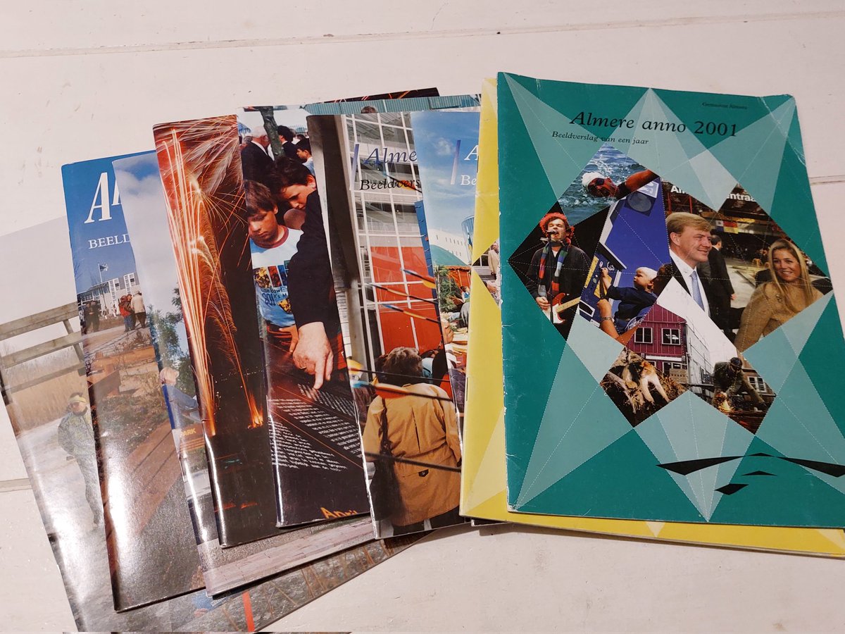 Leuke bladen zijn dat trouwens die Almere Anno...de hele jaren negentig. Leuke ideeën ook om weer eens af te stoffen. The 90's zijn hip toch?