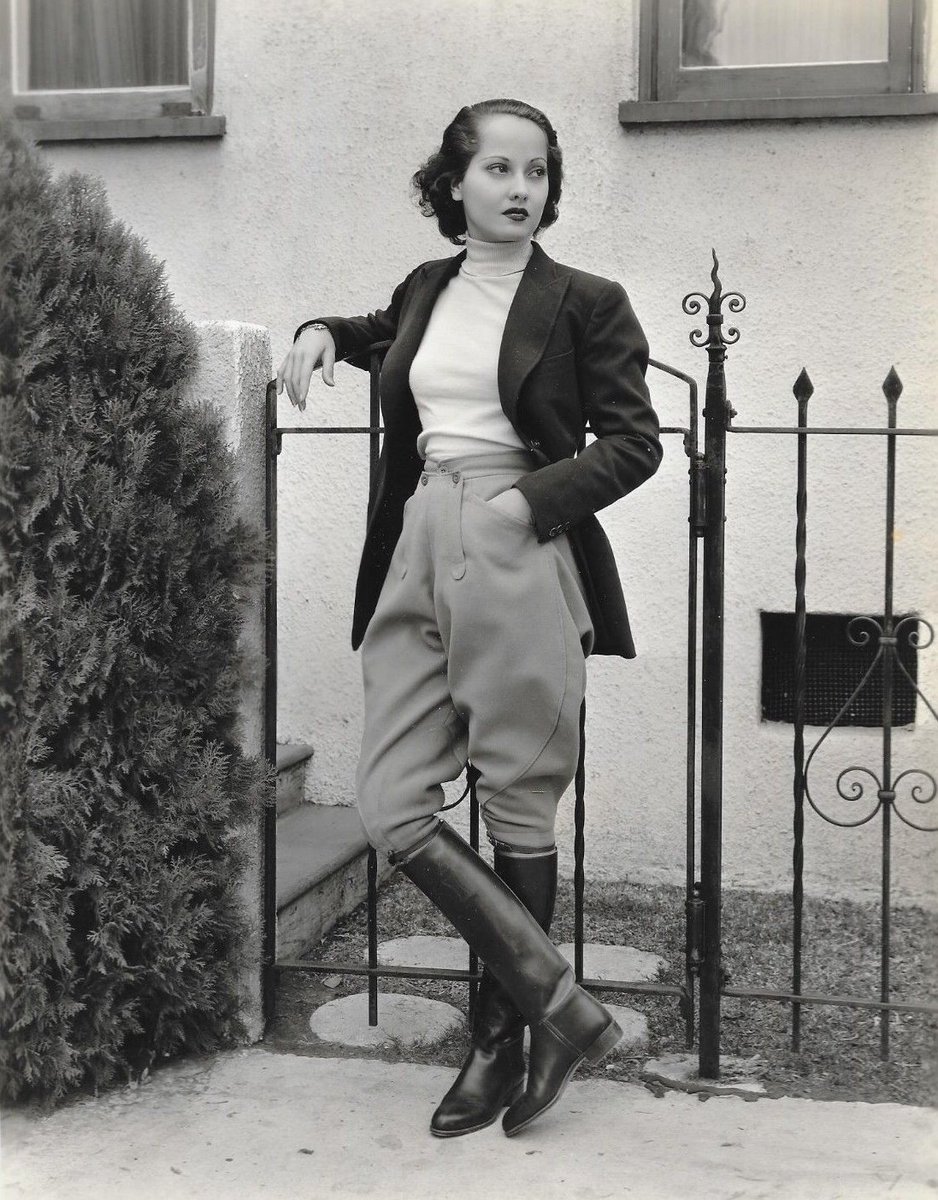 classicaldame's tweet image. i just need everyone to see this photo of merle oberon. thank you.