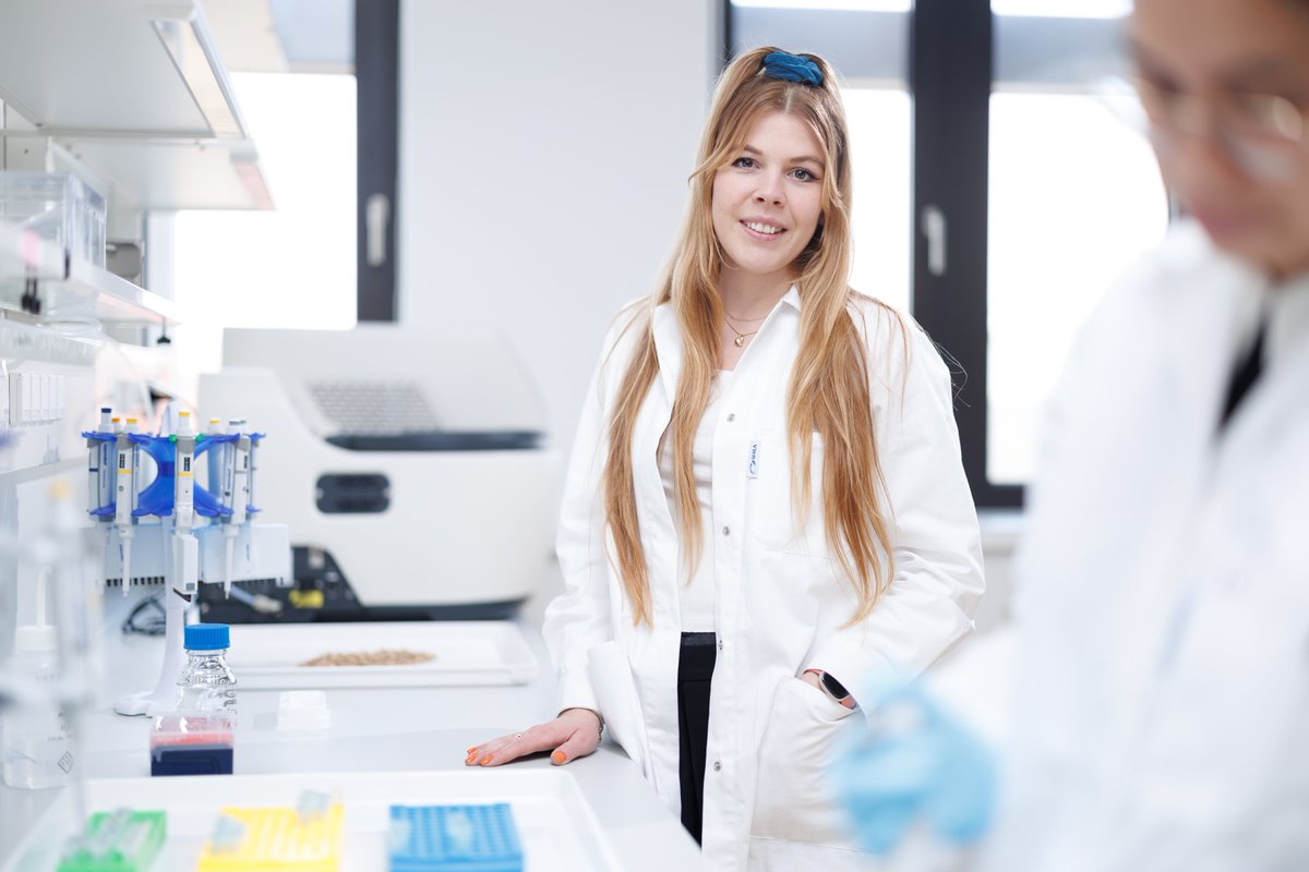 tommyhigham's tweet image. Delighted to welcome @emese_vegh back to our lab to work on an @FWF_at ESPRIT postdoc grant, developing new methods for compound specific radiocarbon dating of bone. highamlab.univie.ac.at/team/ @HeasVienna