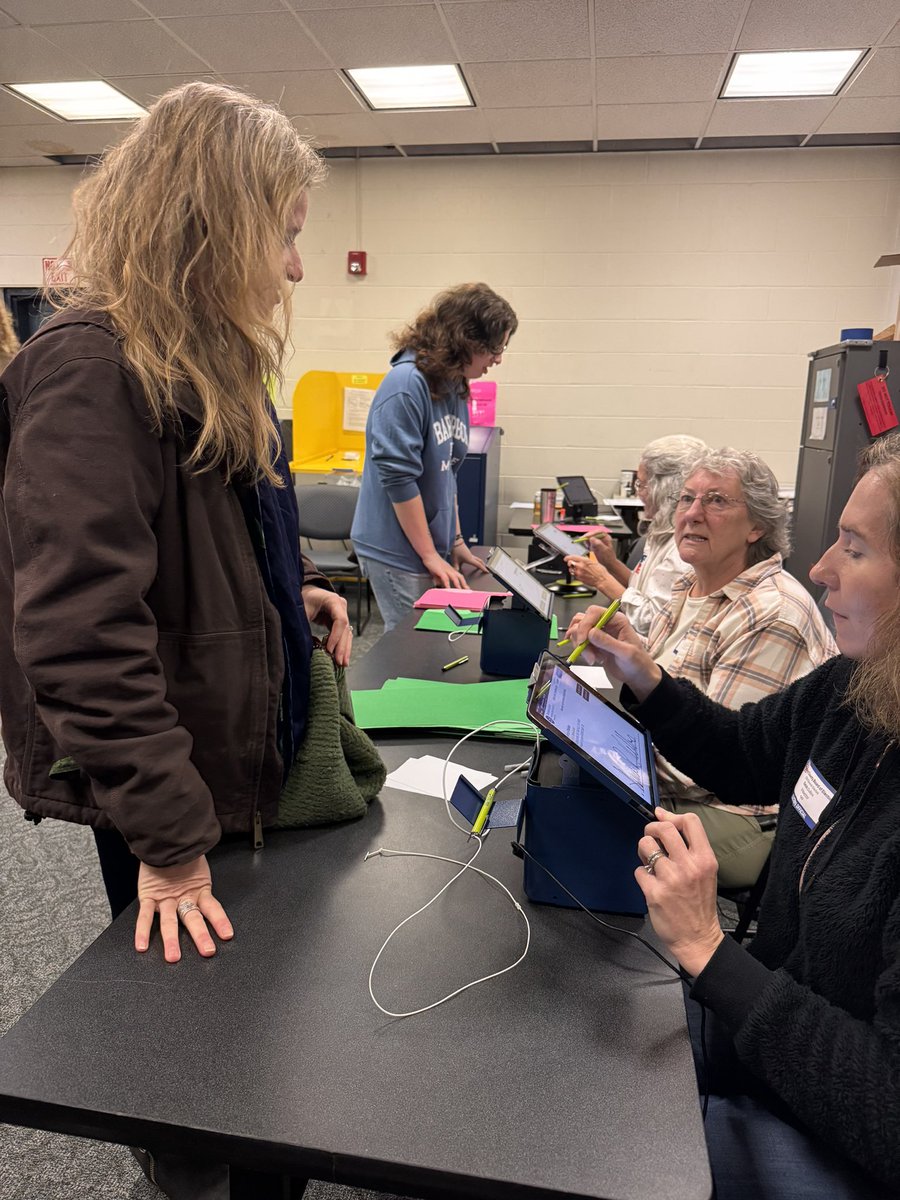 This weekend my family &amp; I voted early, &amp; it was Summer’s first time voting! 

There are so many young people like her stepping up to defend our democracy &amp; protect our rights. 

Tomorrow is Election Day. 

I’m hopeful for the future of this state &amp; our country. Let’s win this!