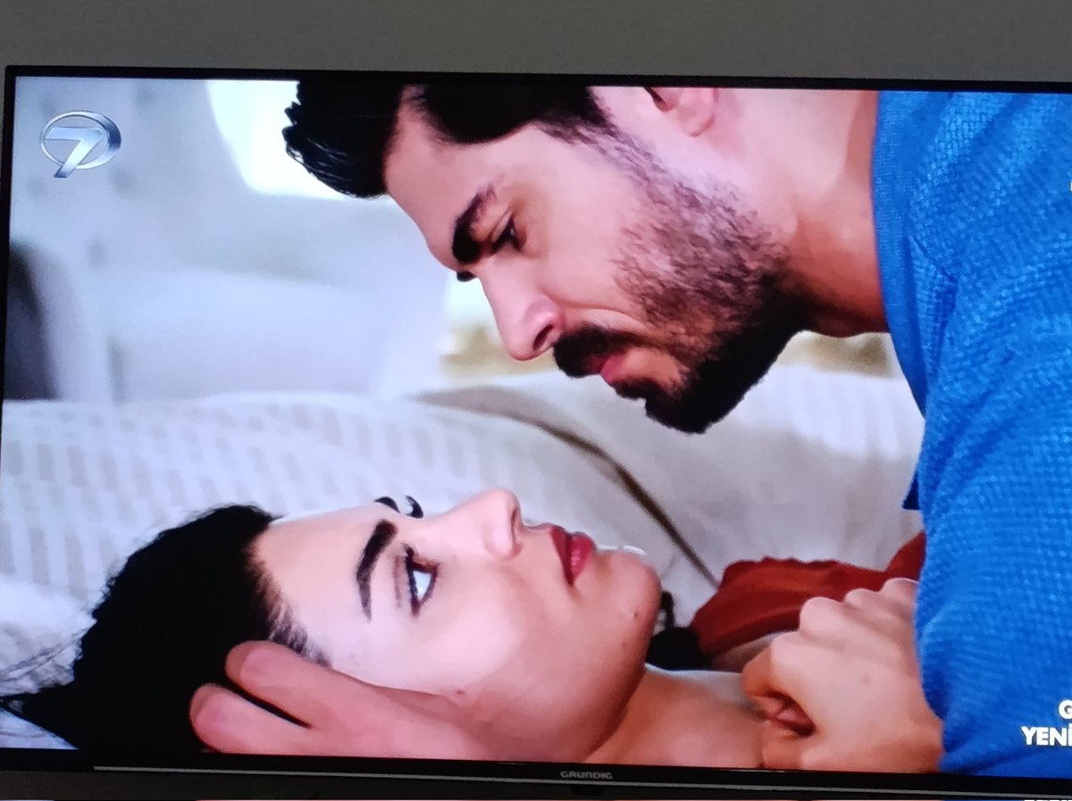 mlmbyrm's tweet photo. Ya bakarmisiniz iki deli bunlar
Jenerik ne caliyo biliyormusunuz kimildan kimildaniver şarkısı caliyo
😂😂😂😂🫶🥹
@gelinkanal7 admin şal su sahneyi vido edelim
#gelindizisi #hancer #CiHancer https://t.co/vP4m0BsrKO