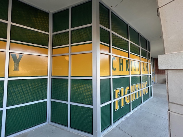 waterboy_tx's tweet photo. Home of the Fighting Eagles @lcafrisco
#webrandbig #athletics #sports #sportsbranding #waterboygraphics #customdoors #customentrances #customwindows #windscreens #customgraphics #legacychristianacademy #eagles https://t.co/QEzS66bl68