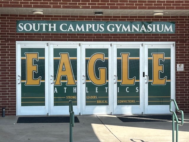 waterboy_tx's tweet photo. Home of the Fighting Eagles @lcafrisco
#webrandbig #athletics #sports #sportsbranding #waterboygraphics #customdoors #customentrances #customwindows #windscreens #customgraphics #legacychristianacademy #eagles https://t.co/QEzS66bl68