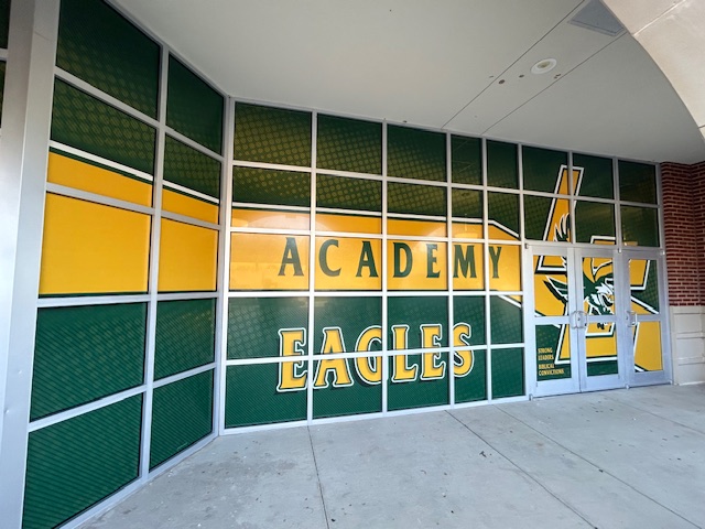 waterboy_tx's tweet photo. Home of the Fighting Eagles @lcafrisco
#webrandbig #athletics #sports #sportsbranding #waterboygraphics #customdoors #customentrances #customwindows #windscreens #customgraphics #legacychristianacademy #eagles https://t.co/QEzS66bl68