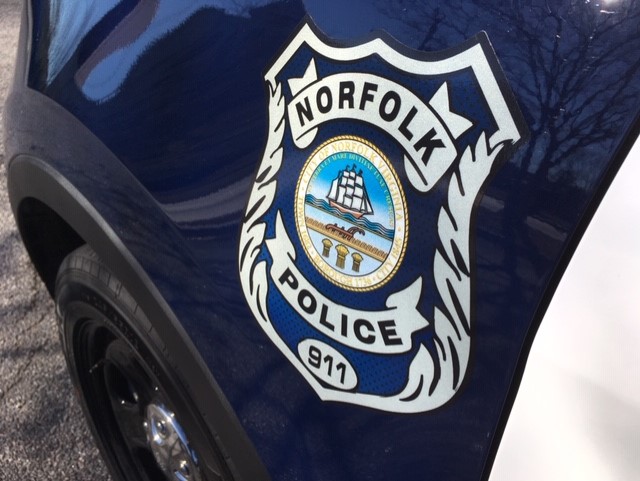 WAVY_News's tweet photo. Breaking: The Norfolk Police Department responded to a shooting at a Millers in Norfolk that left a man with non life-threatening injuries. 
 https://t.co/QbhRu23zh3 https://t.co/kO4EhVGIj5