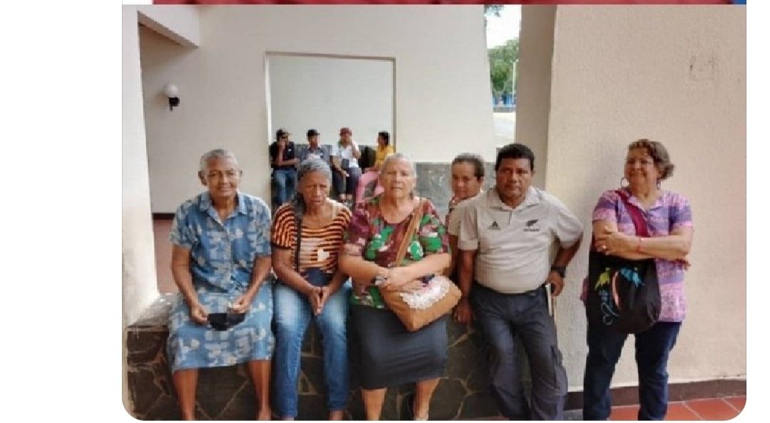 rubi_62960's tweet photo. @naguara_guaro @jubiladosVE @YPensionados #OviedoPSUV los viejitos jubilados de la #alcadia de #Caroni le solicitan les pague su quincena del 30 de octubre, #Ypensionados #PensionesDignas #PuertoOrdaz #Caroni #Sanfelix #Upata #Bolivar #PrimiciadeGuayana #Caracas https://t.co/VSHV9CoK8e
