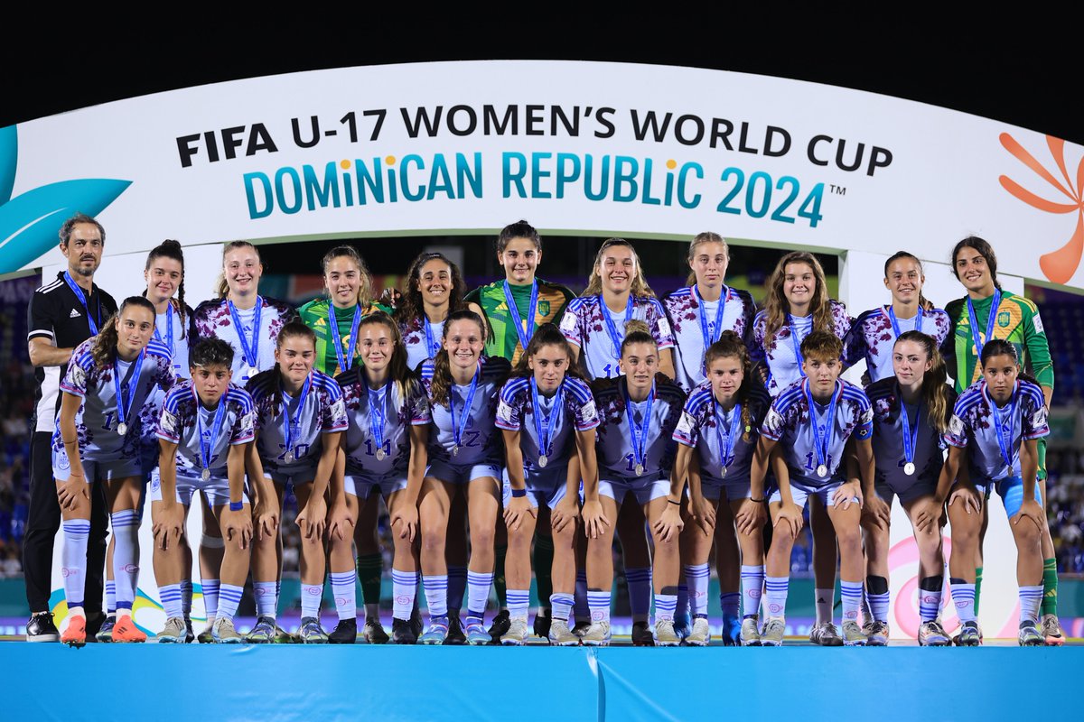 Estamos muy orgullosas de vosotras, compañeras 🥈👏 

No pudo ser en la final, pero tenéis que estar muy contentas por el Mundial que habéis hecho!!