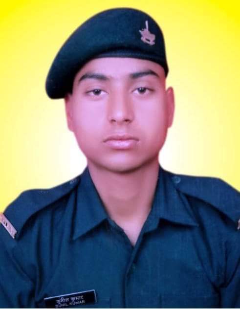Remembering &amp; Paying tributes to Sepoy Sunil Kumar #6MechInfantry unit.He hailed from village Sahib Chak in the family of Army veteran Captain Sohan Lal.Joined Indian Army in Sept 2004 &amp; attained martyrdom on 4th Nov2005, just at the age of 19 in Siachen fighting with pak force.