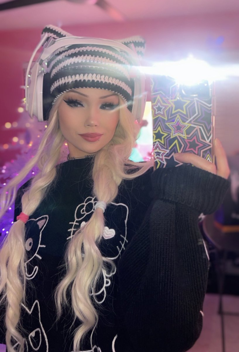 TheFoxyKylee's tweet photo. 😘 https://t.co/06TZmFVlx2