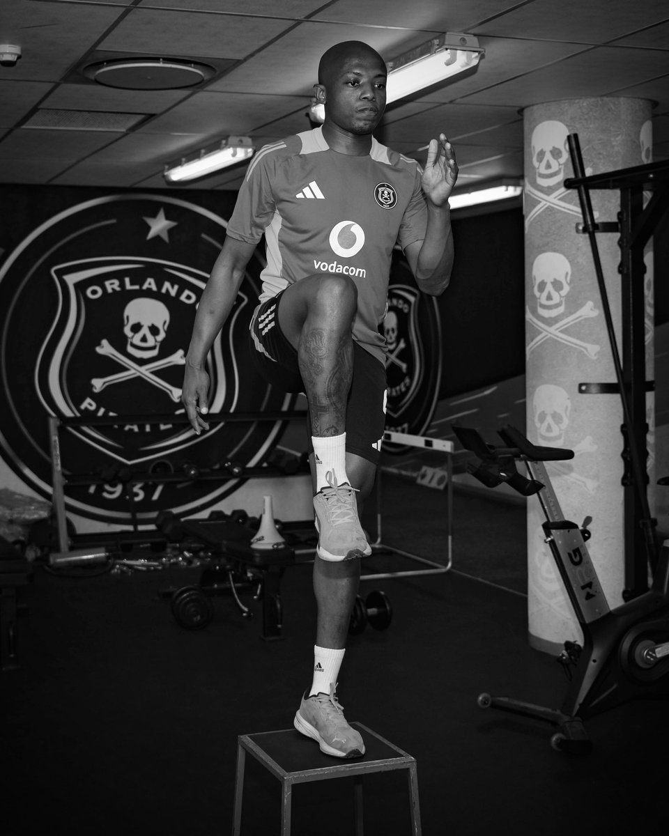 Lepasazakhele's tweet photo. One more day of struggle. One less day to success🏴‍☠️ https://t.co/HqHf2uKoBR