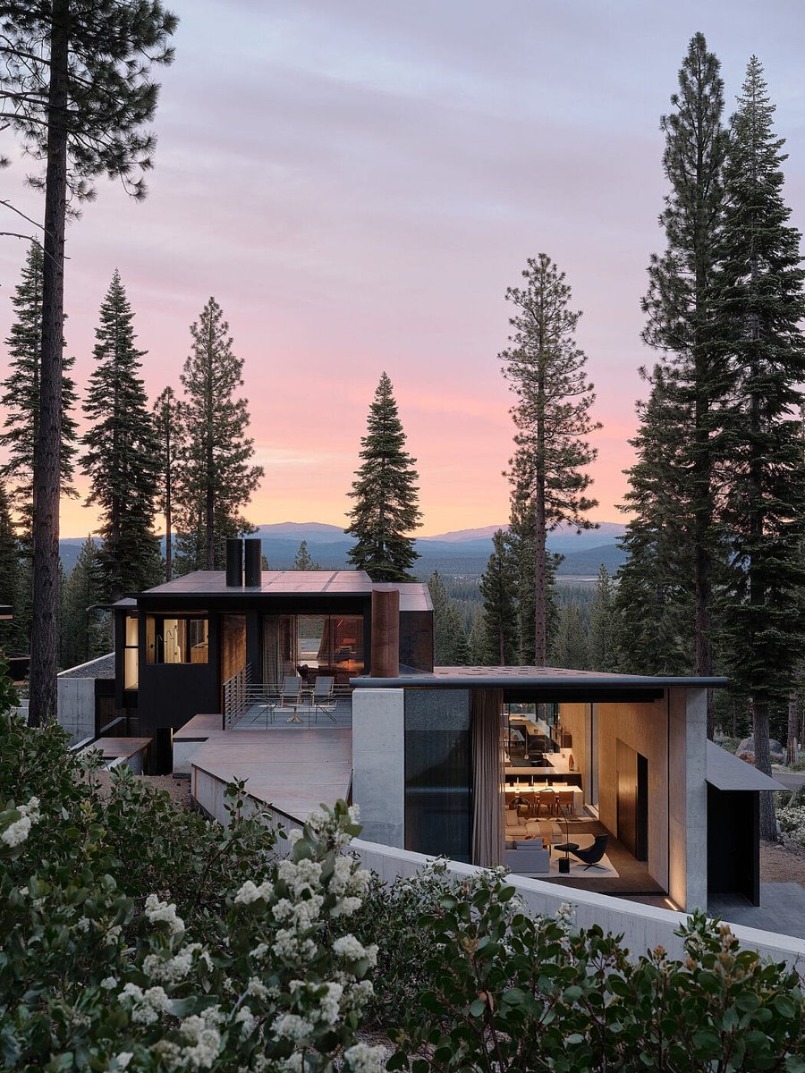 HomeAdore's tweet photo. Lookout House by Faulkner Architects 

https://t.co/6obbYpIW2y https://t.co/D5gAJ8SQ94