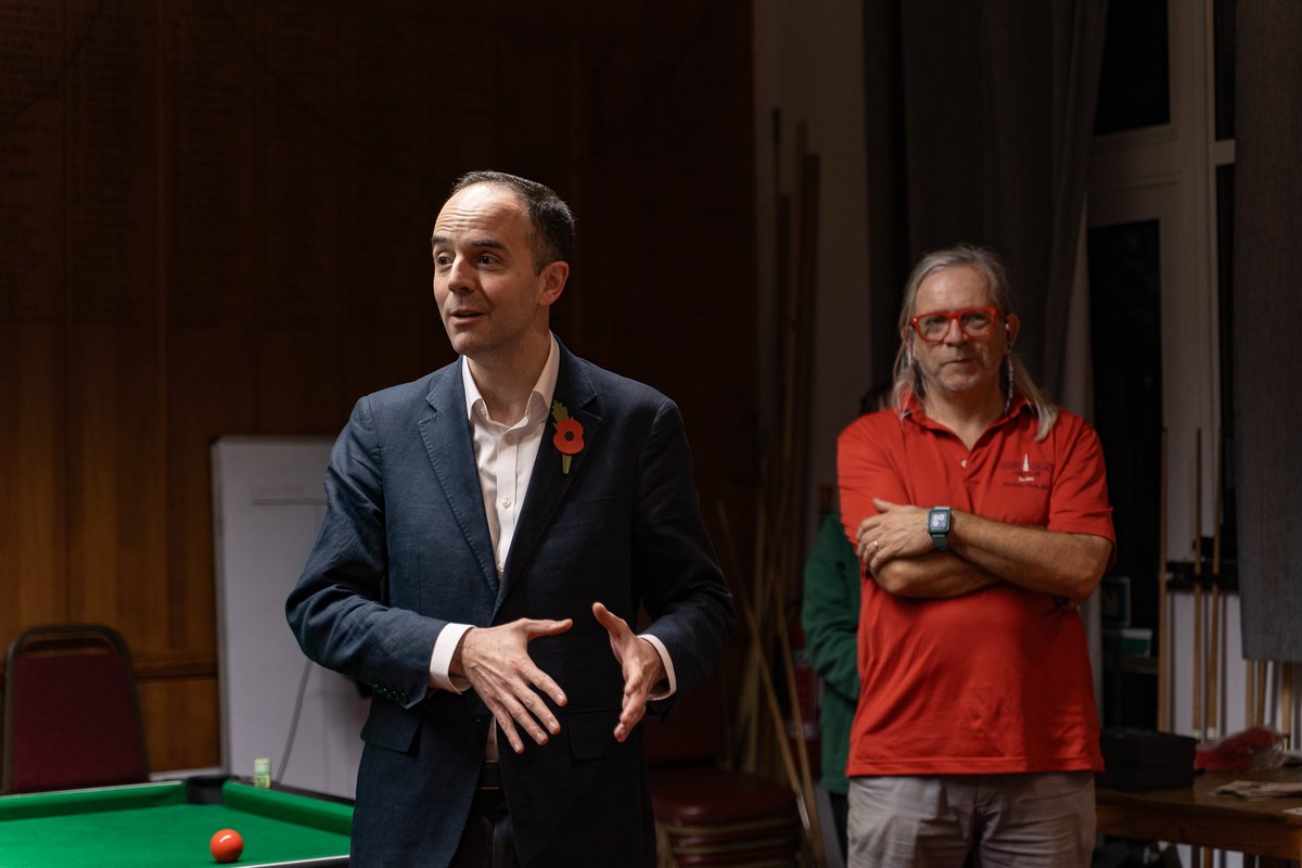 BVGA_Parakeets's tweet photo. Super pleased to welcome @jamesmurray_ldn as our guest of honour at our Graduation party on Saturday. Come back again soon James! https://t.co/sh5dVv7YQv