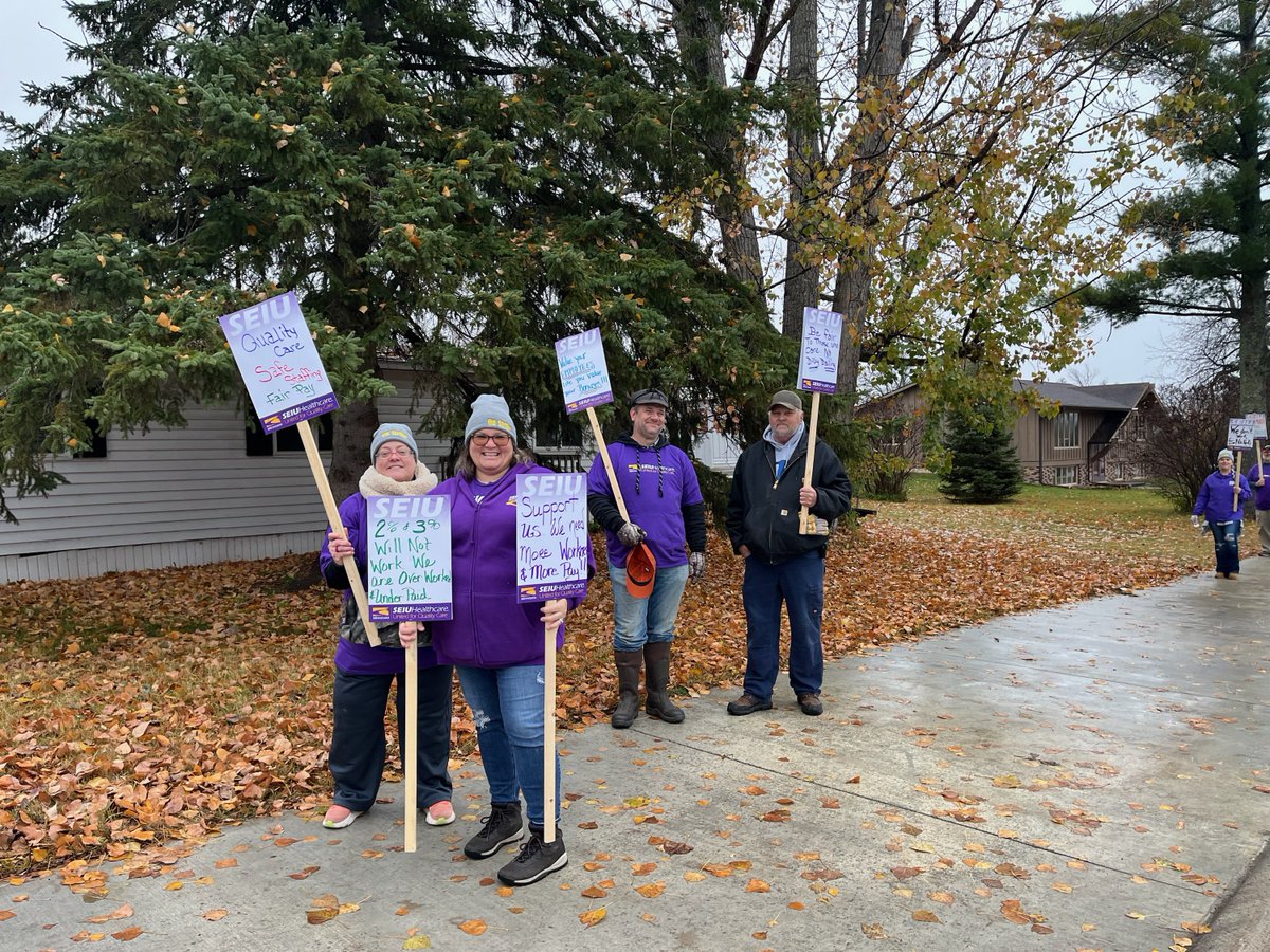 SEIUHCMNIA's tweet photo. UPDATE:
5 -Days ULP STRIKE Kicks-Off at Deer River Essentia Health from 7am (Mon. Nov 4th) through 7am (Sat. Nov 9th).

Details: https://t.co/kjkTE3cFRr https://t.co/tBLesm1wDs