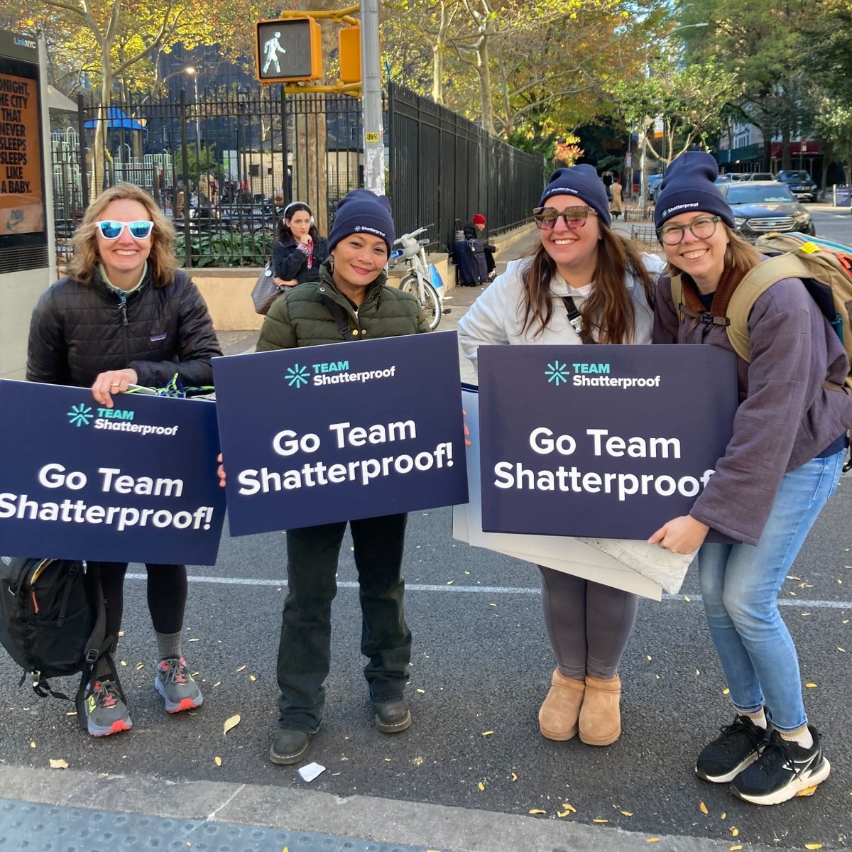 ShatterproofHQ's tweet image. #TeamShatterproof made a powerful impact at the @nycmarathon! 🧡 The energy and dedication displayed this weekend were truly inspiring. Thank you to everyone who supported our mission to end addiction stigma! #NYCMarathon  #EndAddictionStigma