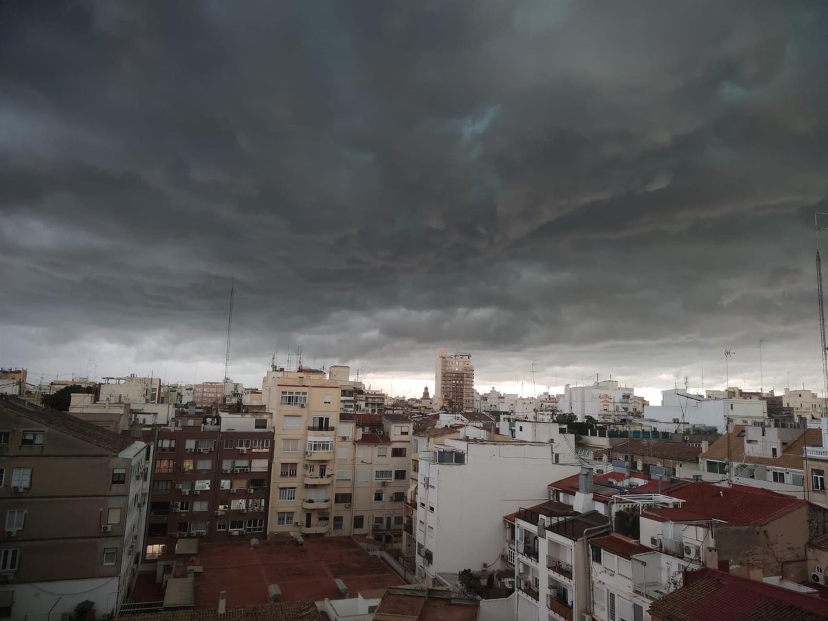 No podemos recuperar las vidas que se han perdido en la DANA. Por eso, yo creo que ahora habría que concentrarse en evitar que la tragedia se repita.

Para ello, lo suyo sería actuar en tres ámbitos:
Urbanismo, ingeniería y narrativa.

¿Cómo lo hacemos?
🧵⤵️