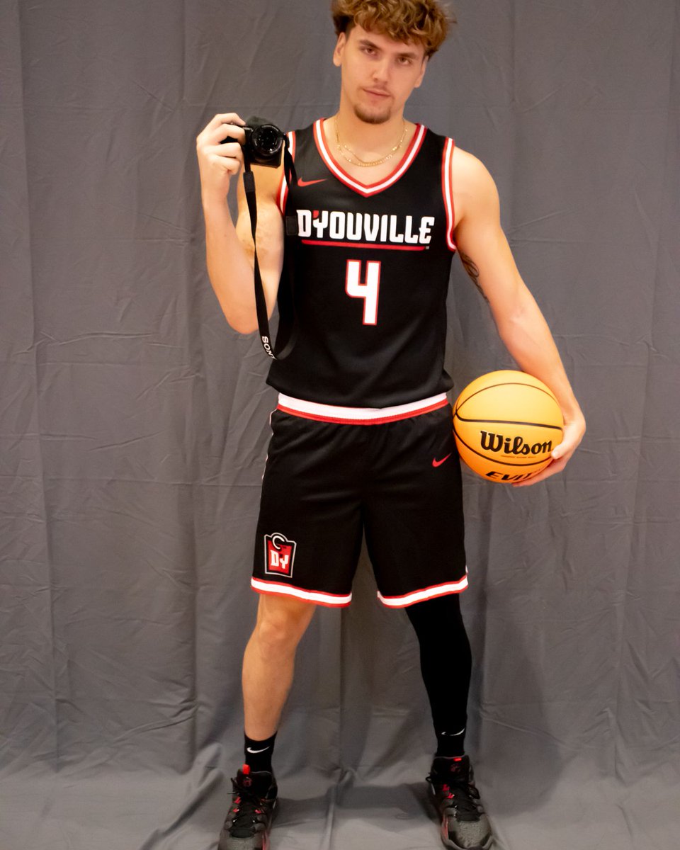 DYouvilleMBB's tweet photo. 4 days until tip!

#FeedTheDawgs https://t.co/IROXDXnf61