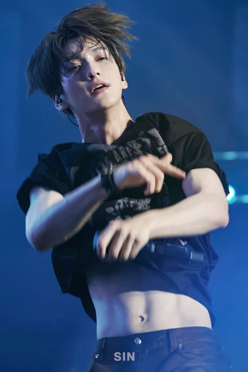chxiaus's tweet photo. just soobin being the hottest man ever.

a thread https://t.co/9m87WAaoqV