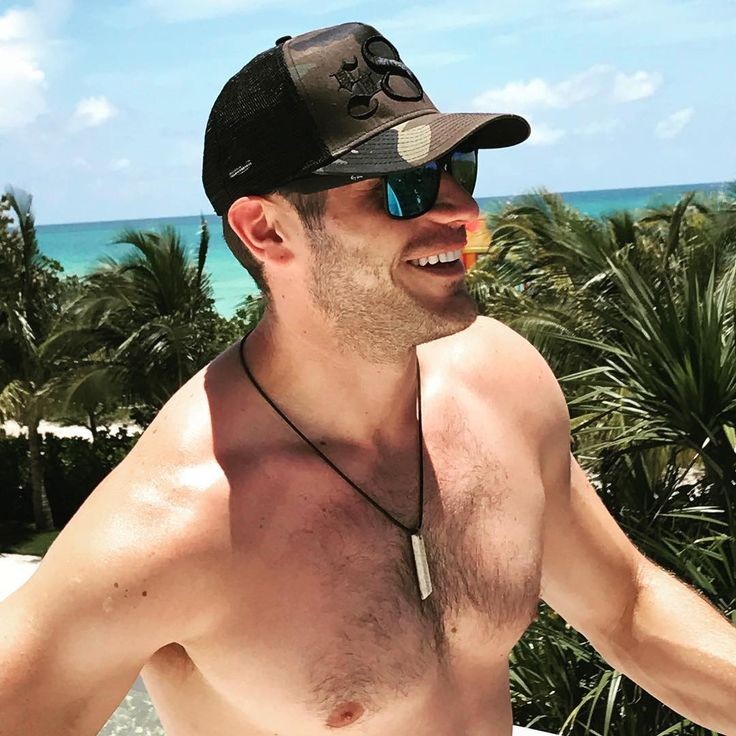 I love this pic of him sm 🥺