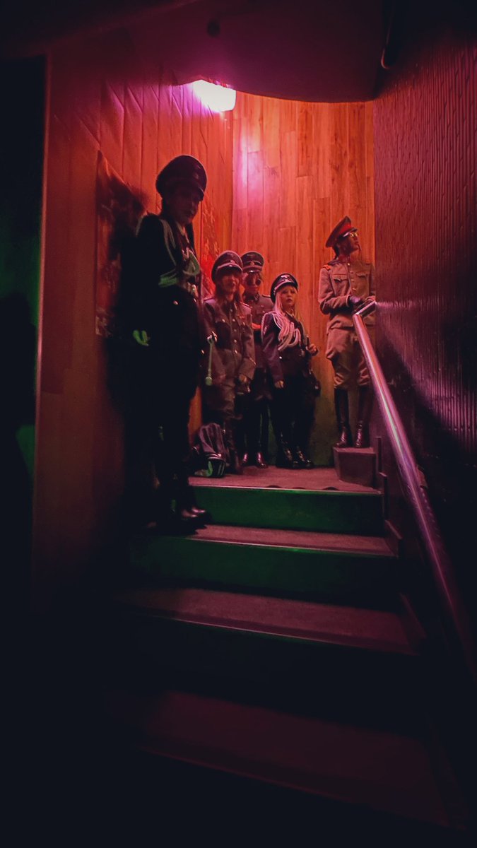 昨夜は軍装ナイトのメンバーとサロンドパラフィルへ、、、
久しぶりに集まってめちゃ楽しかったなあ、、、
それぞれの装いで
メンバー皆んなカッコいいね。
また皆んなでイベントや撮影会もやりたい、、、
#軍装
#軍服
#軍装ナイト
#サロンドパラフィル