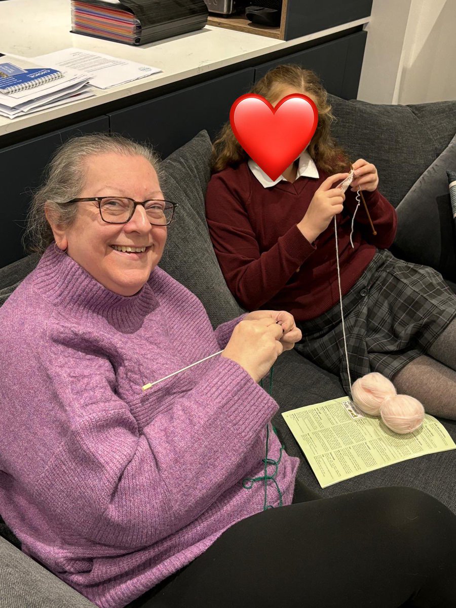 Kaybee64's tweet photo. #NovemberKnittingChallenge #DementiaUK
Day 4 and my darling granddaughter wanted to join in. https://t.co/WWOM3x0VbZ