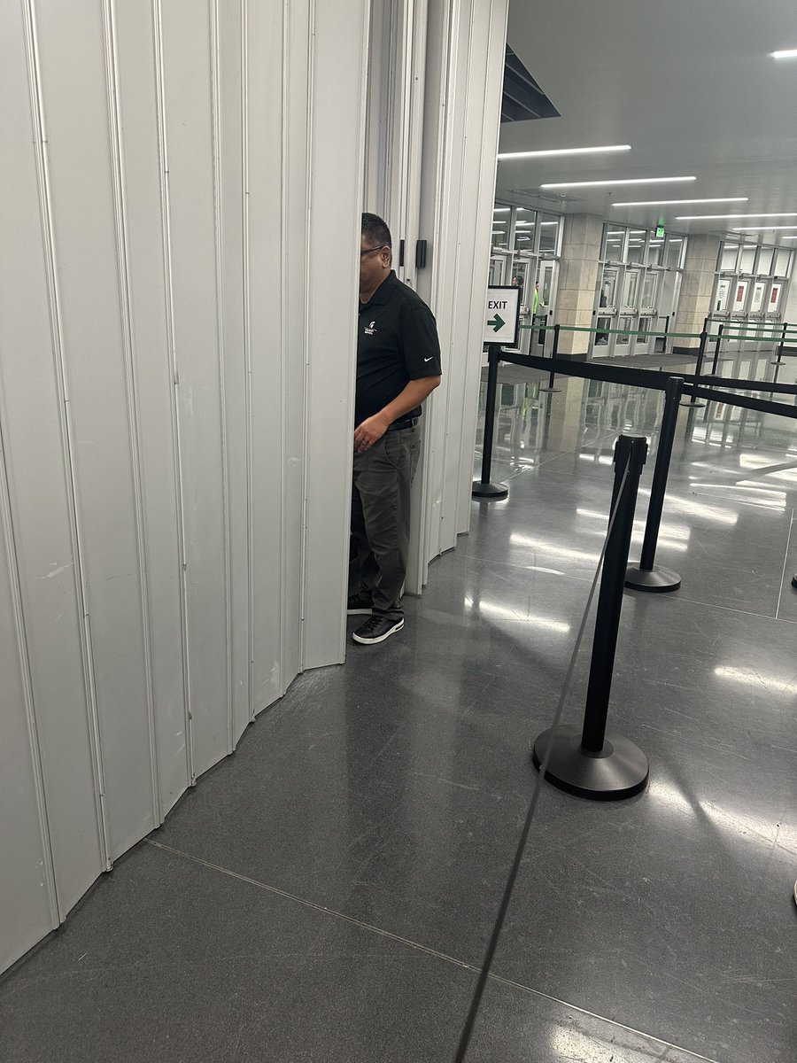 mrstiffstix911's tweet image. Always the first in line for beer #thedifference Michigan state moneyline