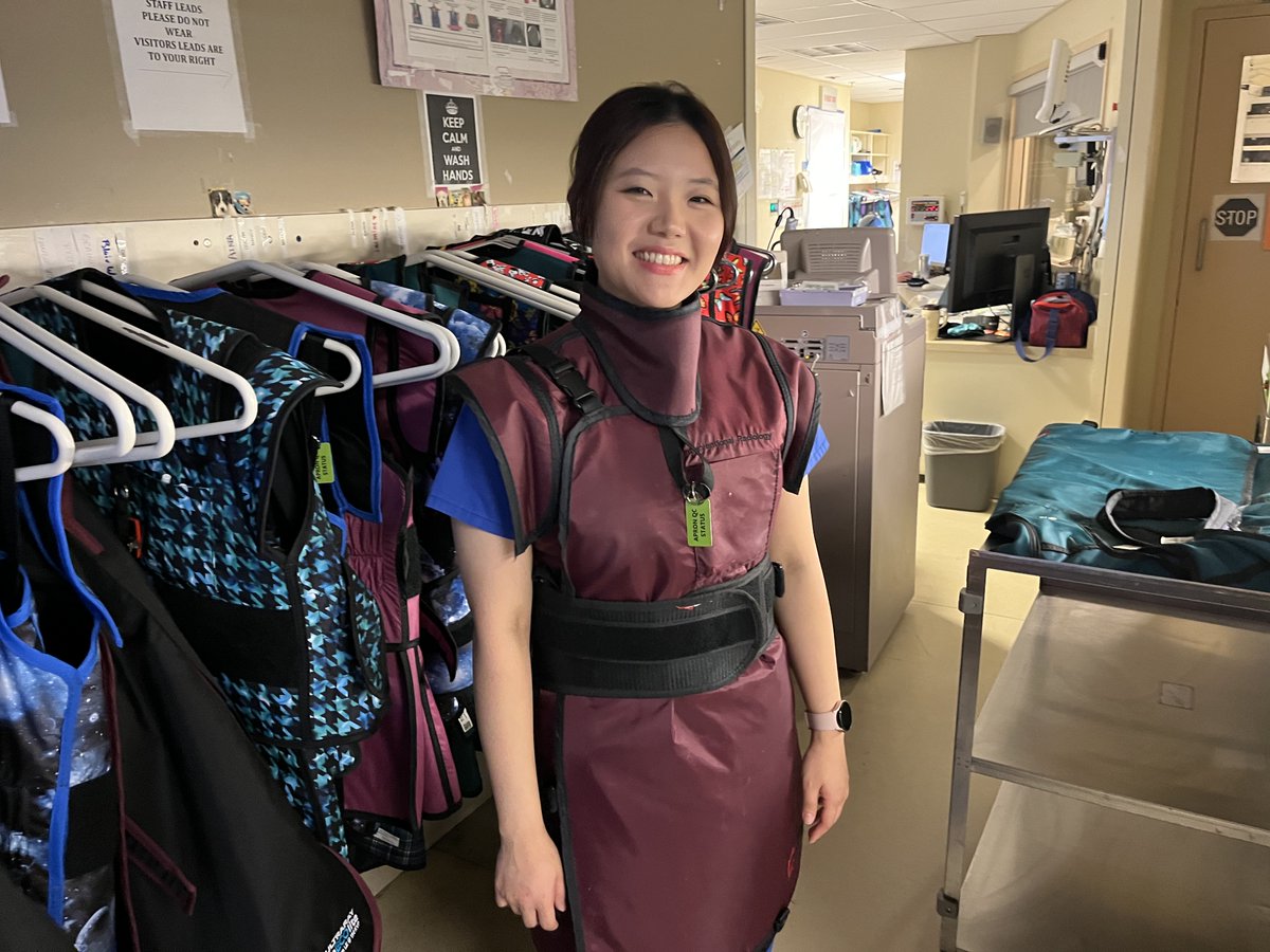 UHN's tweet photo. 🎉 It’s #MRTWeek! Medical Radiation Technologists are essential healthcare professionals specializing in diagnostic medical imaging.
“I love being an MRT because I learn something new daily and see the impact I have on patient care.” — Yoojin Ro, MRT at UHN. 💙 #TeamUHN https://t.co/1DjVQYasQk
