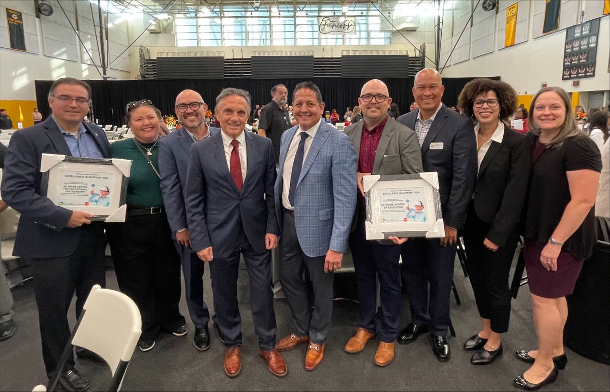 UCIEducation's tweet image. Last Friday, #UCIEducation leadership & faculty joined @SantaAnaUSD’s State of the District Breakfast, where AI’s role in education was showcased. Special recognition was given to @Bustamante_AS's Playful Learning Spaces and its growing impact on students across the district!
