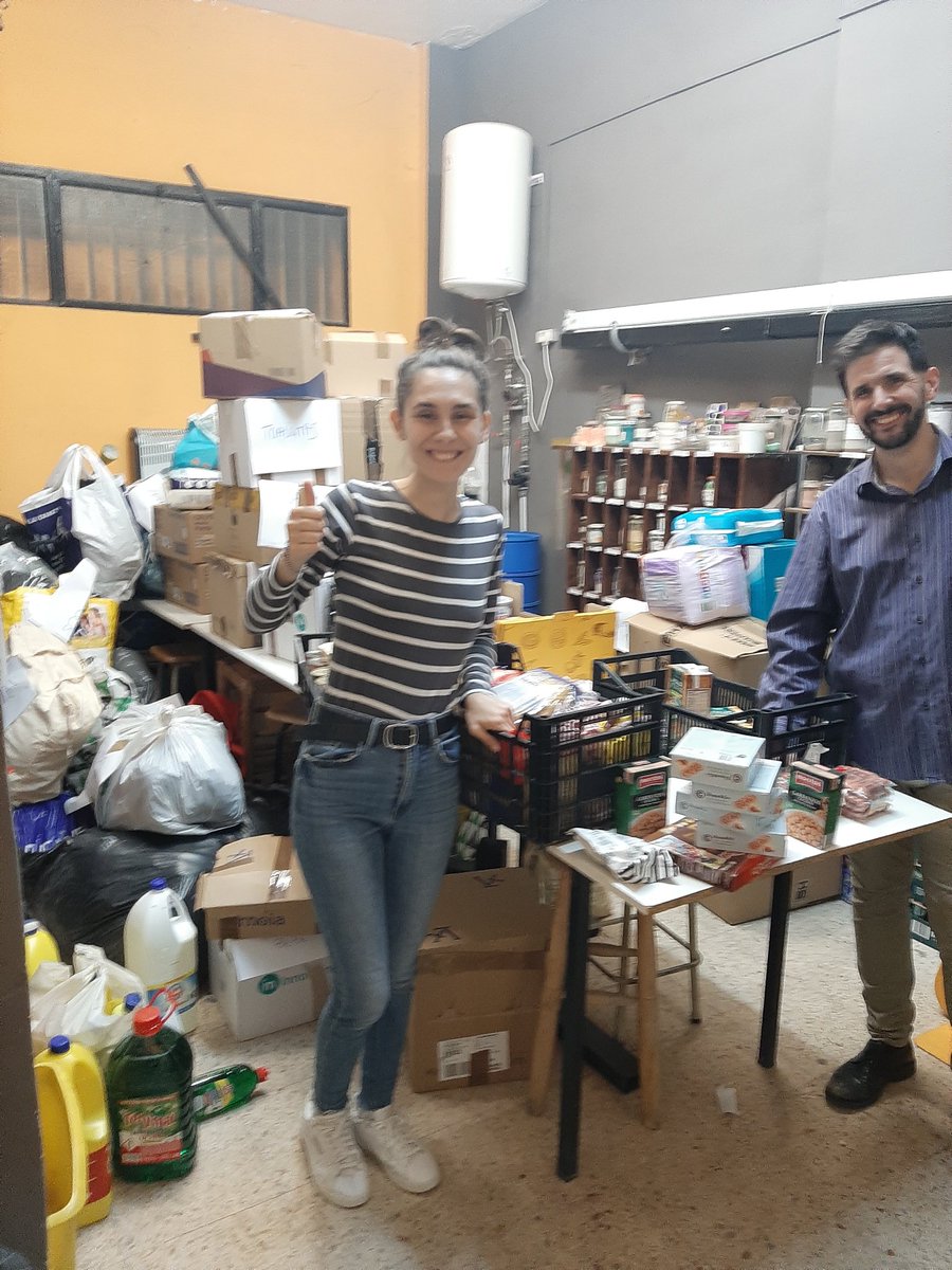 AVLaUnion's tweet photo. Esta tarde en la recogida solidaria,desbordadas por la solidaridad de #Hortaleza
No hemos podido hacer foto del equipazo que hoy ha colaborado
Gracias y enhorabuena a #HortalezaPeople
La Unión hace la fuerza 💜
#solidaridadvecinal #dana #ParticipacionVecinal #SomosBienDeBarrio https://t.co/ITxjirXpWa