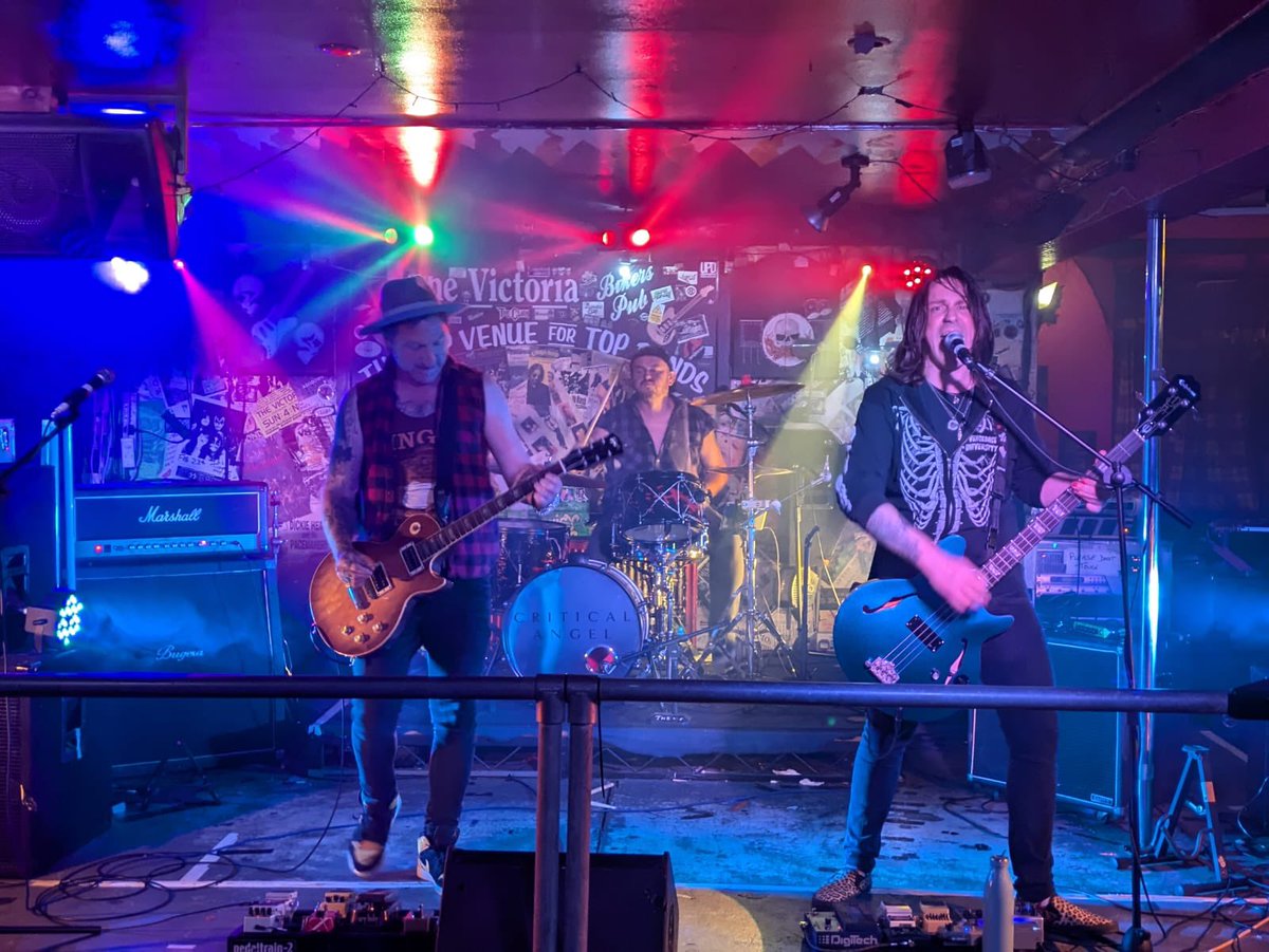 hellfireband's tweet image. Friday can’t come soon enough! Who are we gonna be seeing wriggling their hips to our set👀🕺
• 
#livemusic #rockband #gigs #rocknroll #brightonmusic #londonmusic #rockshow #rocknrollshow #sleaze #sleazerock #festival #rockfestival #photoshoot #bandphotoshoot #sexwee