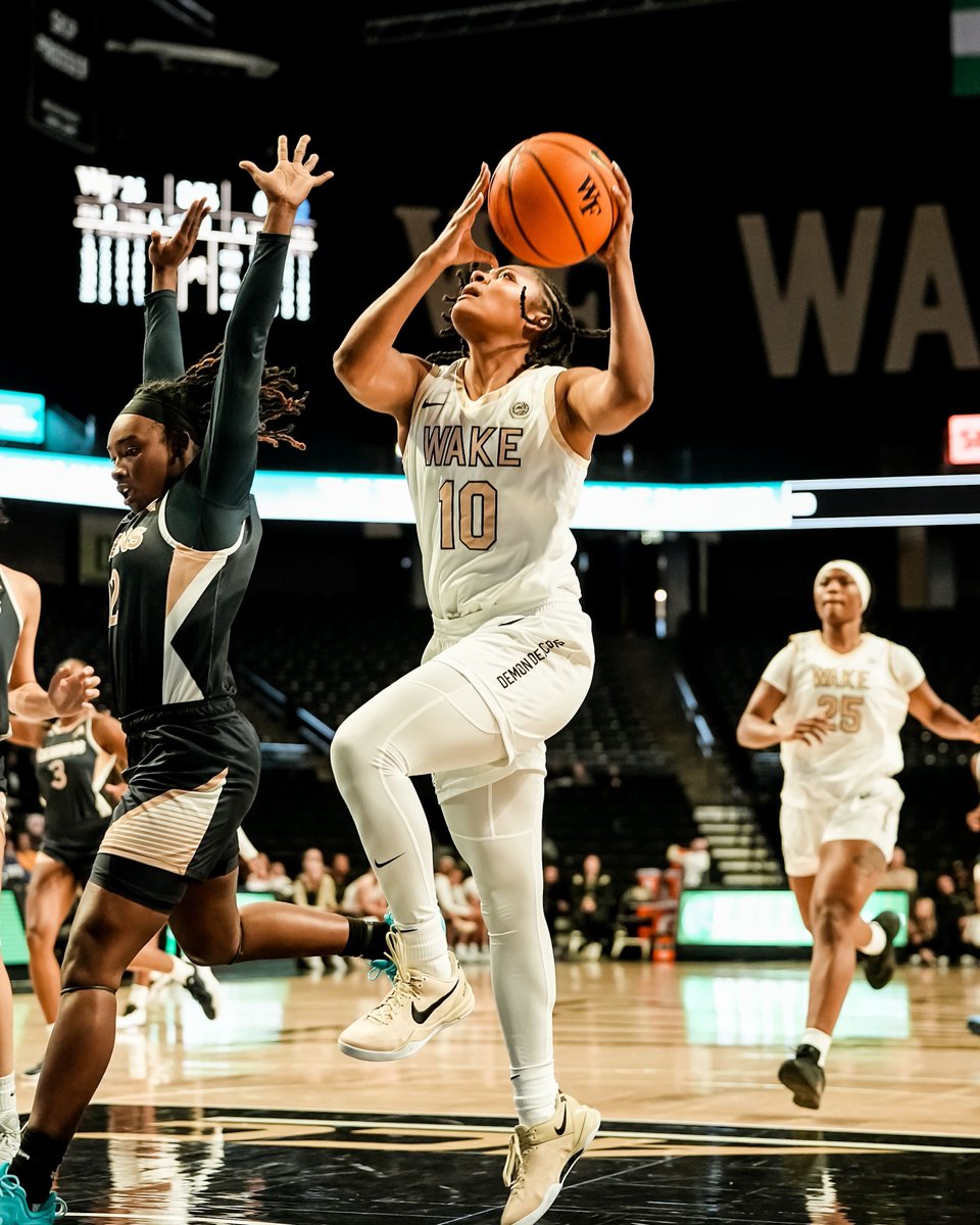 WakeWBB's tweet photo. Hit em with the Euro 🌎 https://t.co/I70zDdH9QO